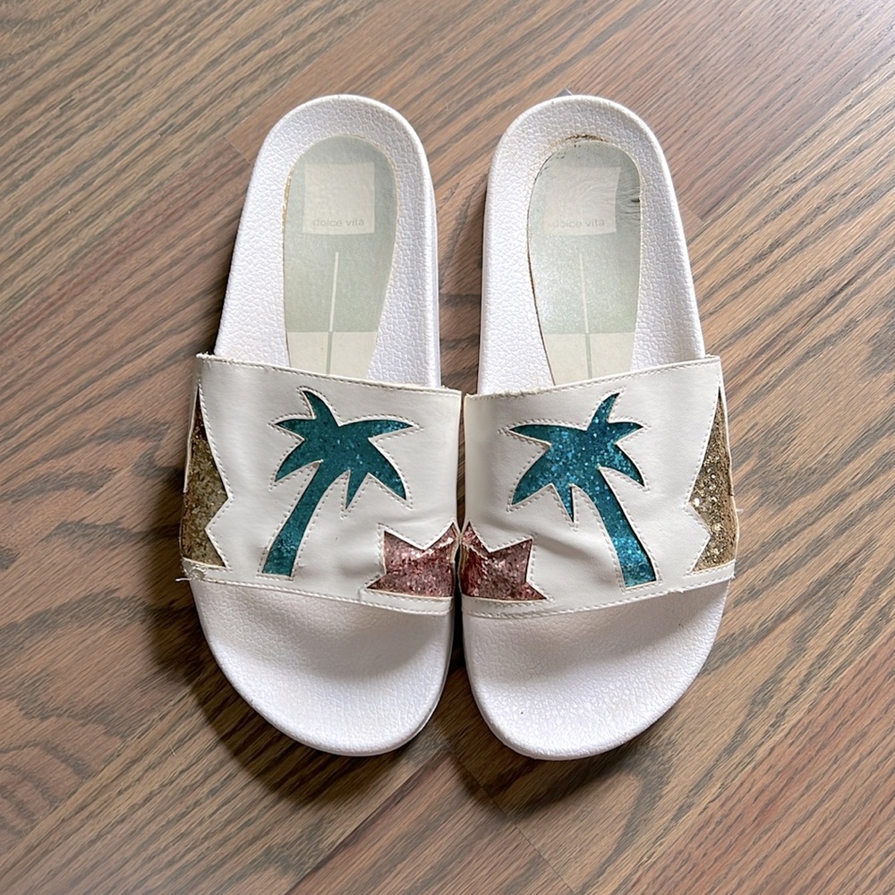 Dolce Vita slides sandals Size 8 White
